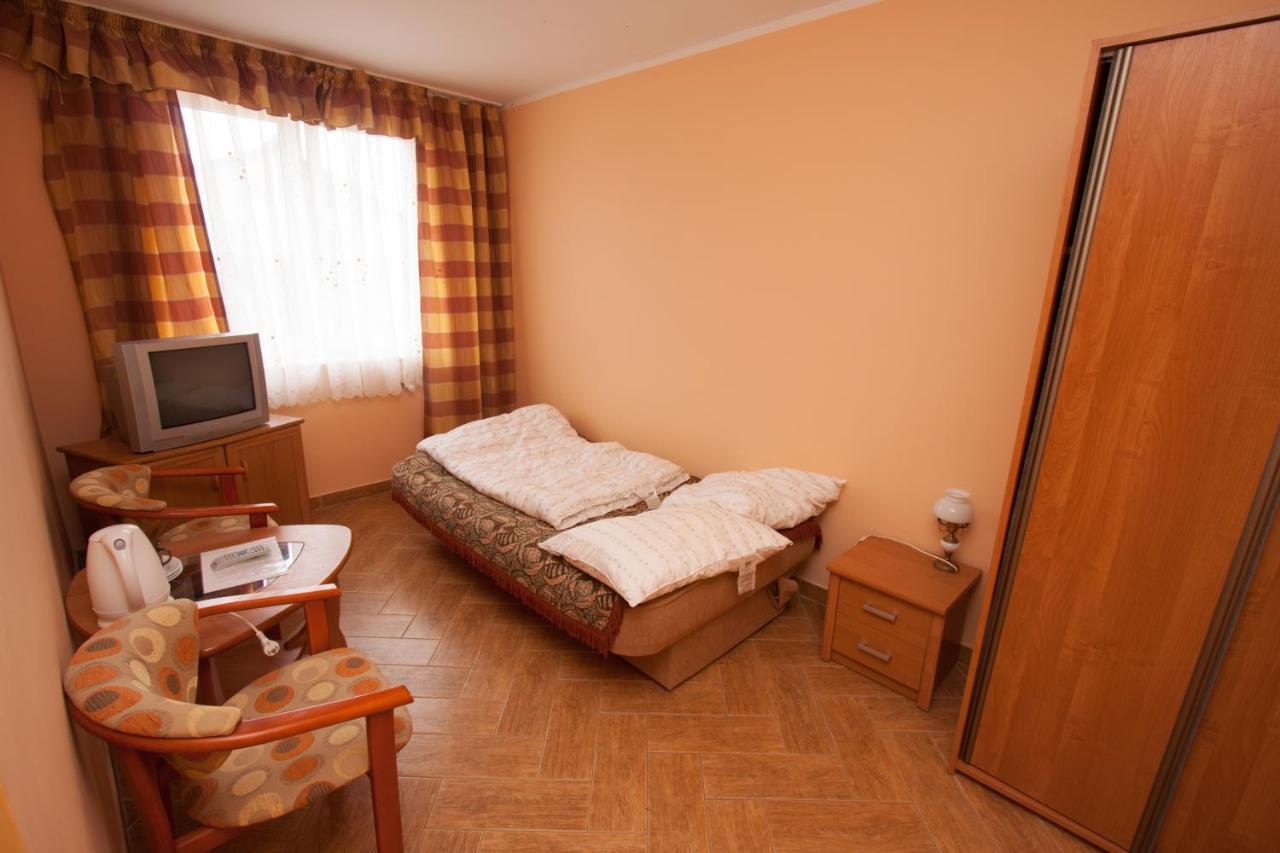 Dom Wczasowy Alka Dziwnow Exterior photo